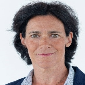 Dr. Claudia Suessmuth-Dyckerhoff (Board Director of Roche)