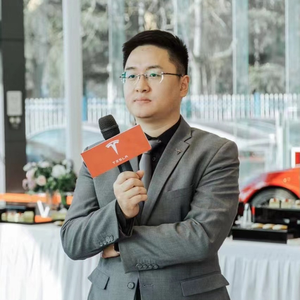 陈煜鑫 Eric Chen (Store Manager, Greater China Sales)